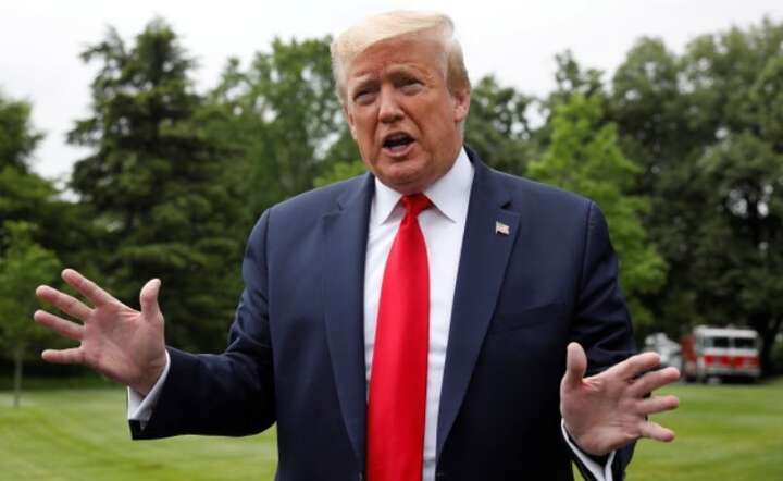 Donald Trump przemawia do mediów na South Lawn of White House w Waszyngtonie, USA, 21 maja 2020 r. / autor: PAP/EPA/Yuri Gripas / POOL