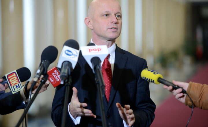 Minister finansów Paweł Szałamacha na briefingu w MF, fot. PAP/Jacek Turczyk