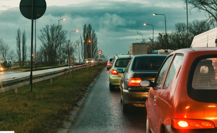 Kobiety w średnim wieku za kierownicą stanowią coraz liczniejszą grupę / autor: Pixabay