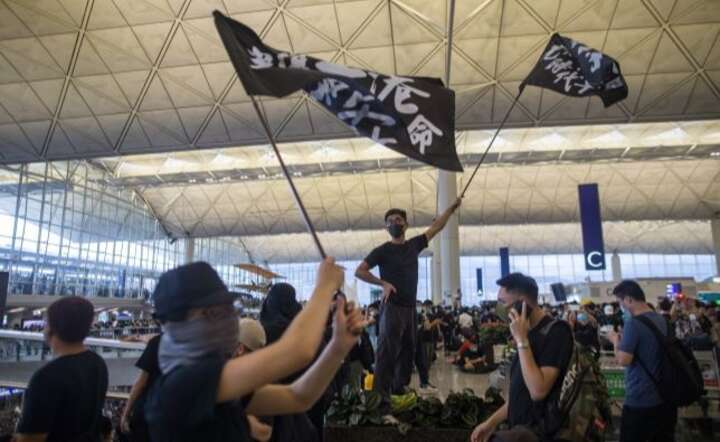 Protest w Hong Kongu / autor: PAP/EPA/JEROME FAVRE