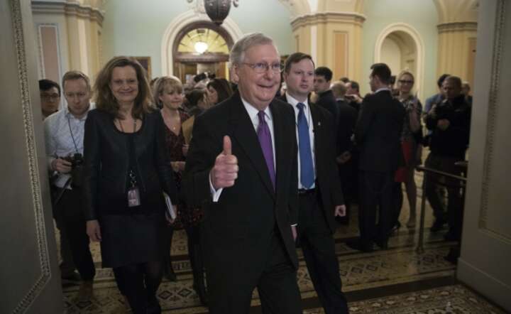 Lider republikańskiej większości Mitch McConnell po porozumieniu / autor: fot. PAP/EPA/ Shawn Thew
