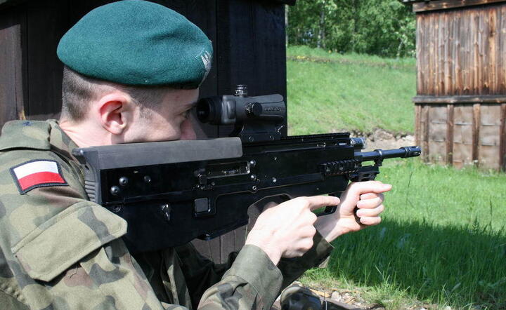 Karabinek MSBS-5,56 Grot / autor: By http://www.mon.gov.pl/pl/galeria/3560, https://commons.wikimedia.org/w/index.php?curid=26993794