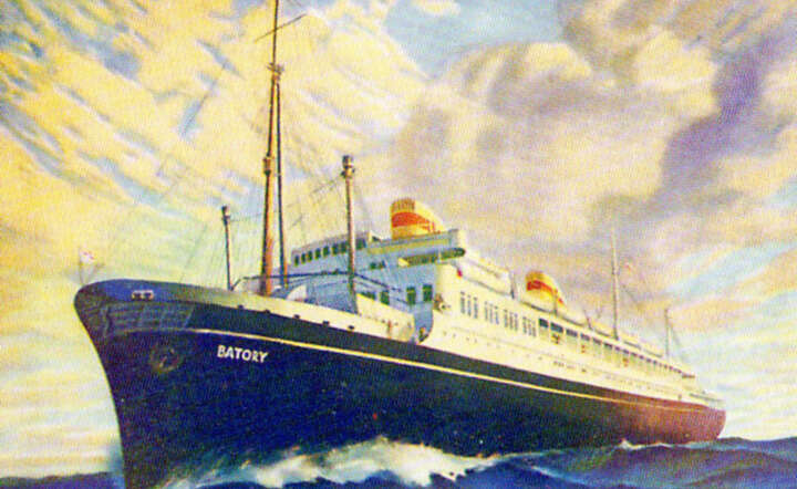 Stworzenie silnej transatlantyckiej floty pasażerskiej (na grafice ss Batory przy Dworu Morskim w Gdyni) to jedno ze sztandarowych osiągnięć II RP / autor: fot. wikipedia, miesiecznik Morze, 03/1938, domena publiczna