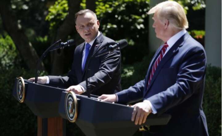 Andrzej Duda i Donald Trump / autor: PAP/EPA/SHAWN THEW / POOL