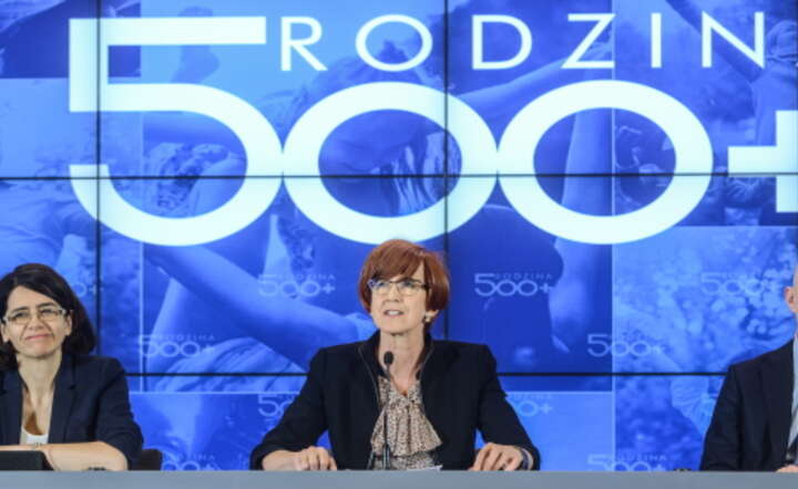 Konferencja prasowa rządu: od lewej minister cyfryzacji Anna Streżyńska, minister rodziny i pracy Elżbieta Rafaska i minister finansów Paweł Szałamacha, fot. PAP/Jakub Kamiński