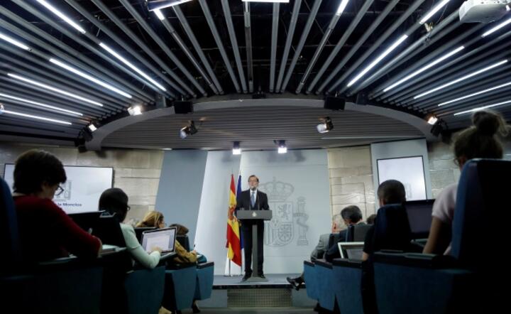 Spanish PM Rajoy decided to sack Catalonia government to restore rule of law / autor: PAP/EPA/Juanjo Martin
