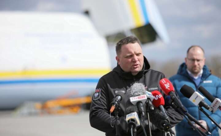 Prezes Lotosu Jan Majewski (P) oraz prezes KGHM Polska Miedź Marcin Chludziński (L) podczas konferencji prasowej, 14 bm. w Warszawie. / autor: PAP/Leszek Szymański