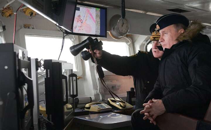 Władimir Putin na spotkaniu z dowództwem floty w Sewastopolu / autor: PAP/EPA/ALEXEI DRUZHININ / SPUTNIK / KREMLIN POOL