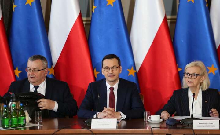 Mateusz Morawiecki, Andrzej Adamczyk, Bożena Borys-Szopa / autor: PAP/Andrzej Grygiel