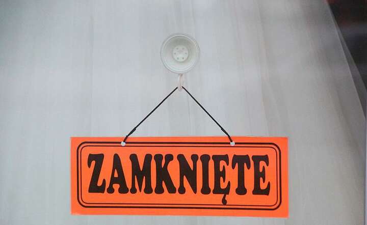 Zamknięte / autor: Fratria