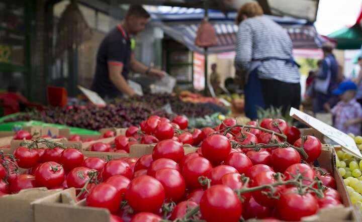 Panująca w Polsce susza wpłynęła na zmniejszenie oferty owoców i warzyw / autor: Andrzej Wiktor