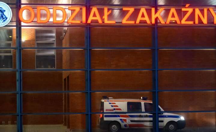 Maspex, polska firma spożywcza, przekazuje ponad milion swoich produktów dla specjalnych szpitali zakaźnych – jednoimiennych w całej Polsce / autor: PAP/Jakub Kaczmarczyk