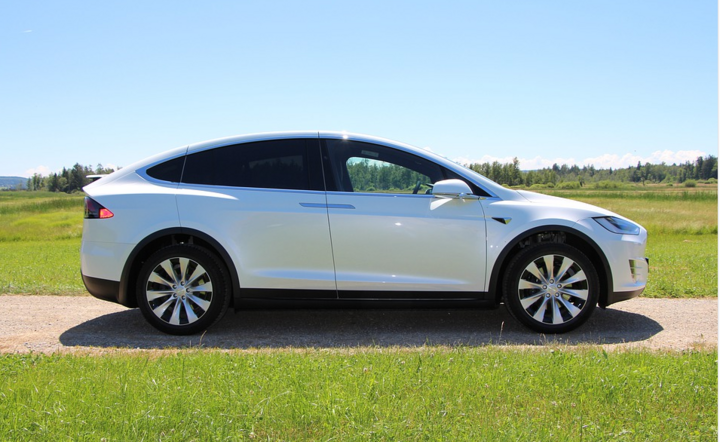 Elektryczna Tesla / autor: pixabay