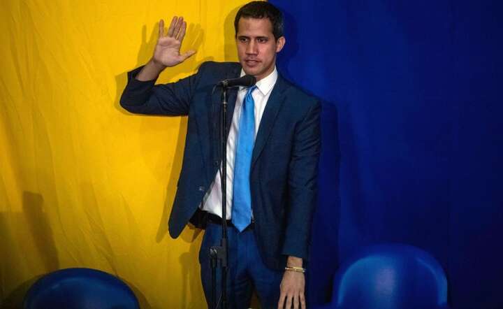Juan Guaido / autor: PAP/EPA/MIGUEL GUTIERREZ