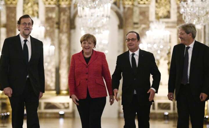 Premier Hiszpanii Mariano Rajoy, kanclerz Niemiec Angela Merkel, prezydent Francji Francois Hollande i premier Włoch Paolo Gentiloni w Wersalu, fot. PAP EPA/MARTIN BUREAU