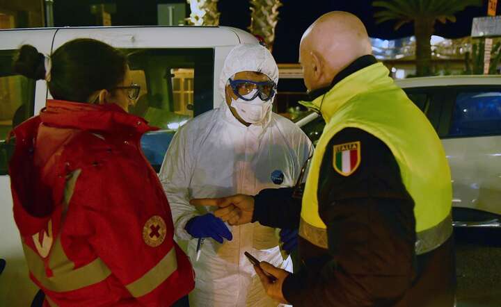 W Italii niepokój - Polska powinna zachować rozwagę / autor: PAP/EPA/LUCA ZENNARO