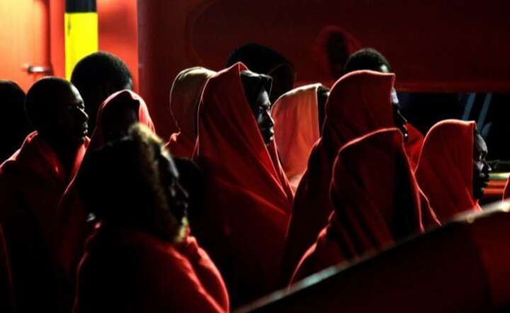 Nielegalni imigranci / autor: PAP/EPA/A.Carrasco Ragel
