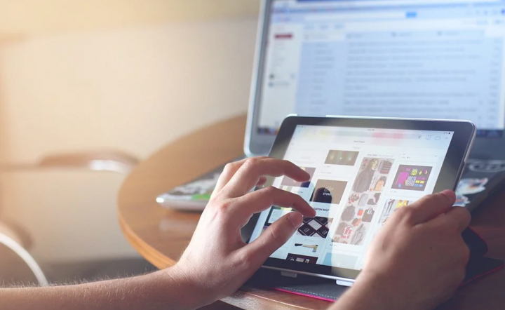 Iran blokuje internet w zapalnych regionach kraju / autor: pixabay