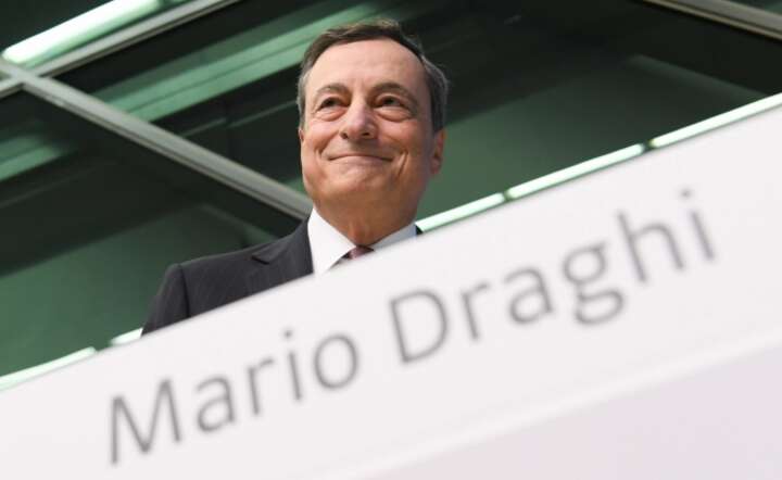 Prezes EBC Mario Draghi na konferencji, fot. PAP/ EPA/ARNE DEDERT