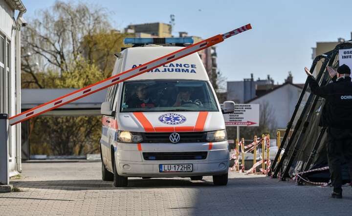 Ambulans / autor: PAP/Wojtek Jargiło