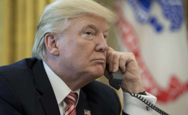Donald Trump ograniczyć napływ amerykańskich inwestycji do gospodarki Chin / autor: PAP/EPA/MICHAEL REYNOLDS