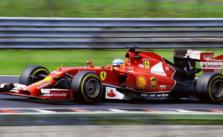 Następcą takich gwiazd jak Alosno i Vettel będzie kobieta? / autor: Pixabay