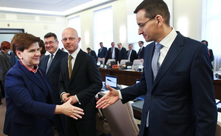 Premier Beata Szydło, były minister finansów Paweł Szałamacha i wicepremier Mateusz Morawiecki podczas posiedzeniu rządu, fot. PAP/Rafał Guz