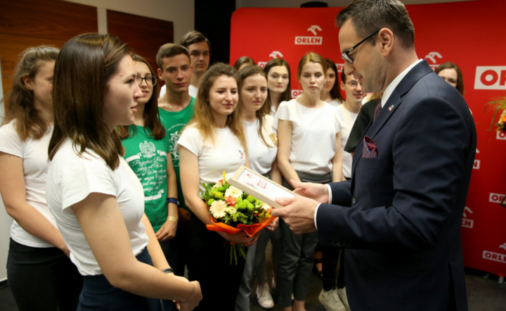 Prezes PKN Orlen wręcza stypendia młodzieży ze Wschodu / autor: PKN Orlen