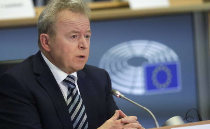 Kandydat na komisarza UE ds. rolnictwa Janusz Wojciechowski / autor: PAP/EPA/OLIVIER HOSLET