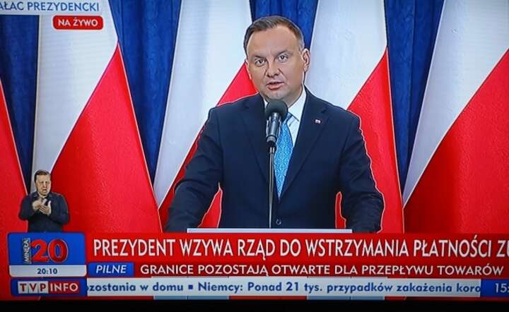 Transmisja briefingu prezydenta RP Andrzeja Dudy, 21 bm. w Pałacu Prezydenckim w Warszawie po spotkaniu dot. tarczy antykryzysowej / autor: PAP/Rafał Guz