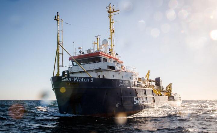 autor: PAP/EPA/CHRIS GRODOTZKI / SEA-WATCH.ORG HANDOUT