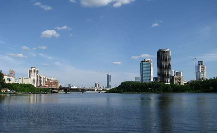 Widok na Yekaterinburg-City / autor: By Владислав Фальшивомонетчик - Praca własna, CC BY-SA 3.0, https://commons.wikimedia.org/w/index.php?curid=7173857