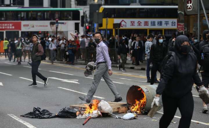 Protesty w Hongkongu / autor: PAP/EPA/JEROME FAVRE