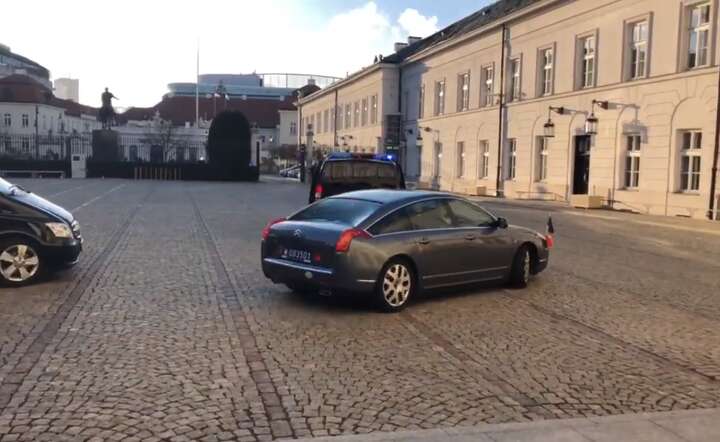 Citroen C6, Pałac Prezydencki / autor: Twitter
