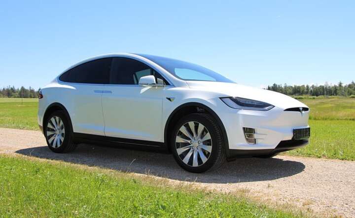 Tesla Model X / autor: Pixabay