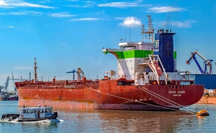 załadunek LNG / autor: pixabay