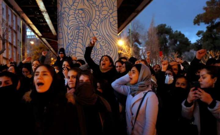 Protesty w Teheranie / autor: PAP/EPA/ABEDIN TAHERKENAREH