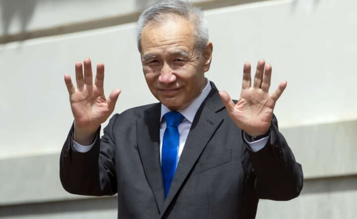 Wicepremier Chin Liu He po negocjacjach handlowych w sprawie ceł w Waszyngtonie / autor: PAP/EPA/Erik S. Lesser