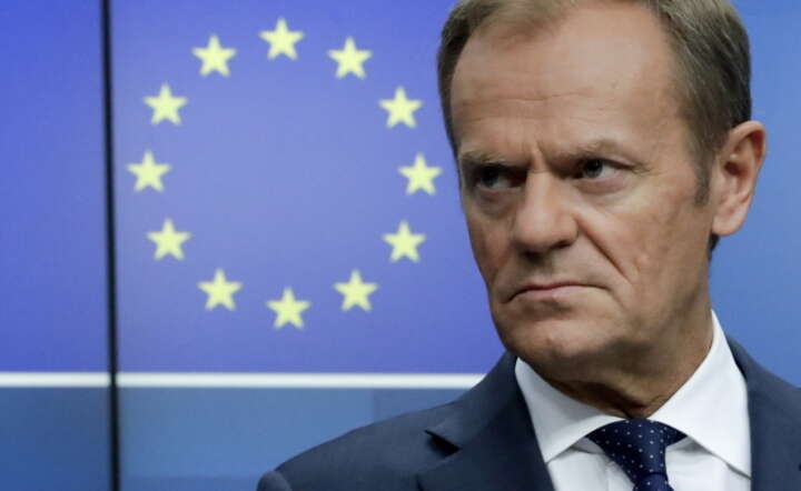 Byłbym bardziej wrażliwy na cele klimatyczne - mówił w Brukseli szef Rady Europejskiej Donald Tusk / autor: PAP/EPA/Olivier Hoselet