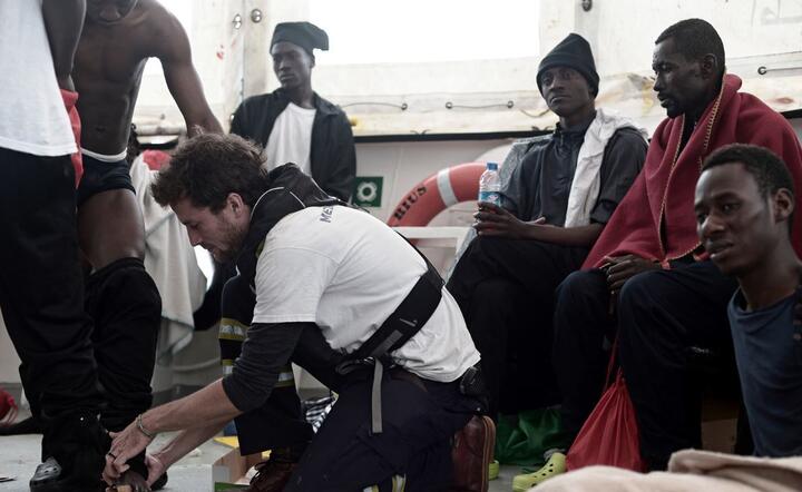 autor: PAP/EPA/KENNY KARPOV / SOS MEDITERRANEE / HANDOUT