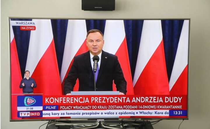 Koronawirus w Polsce. Transmisja briefingu prezydenta RP Andrzeja Dudy, 25 bm. w Warszawie / autor: PAP/Wojciech Olkuśnik