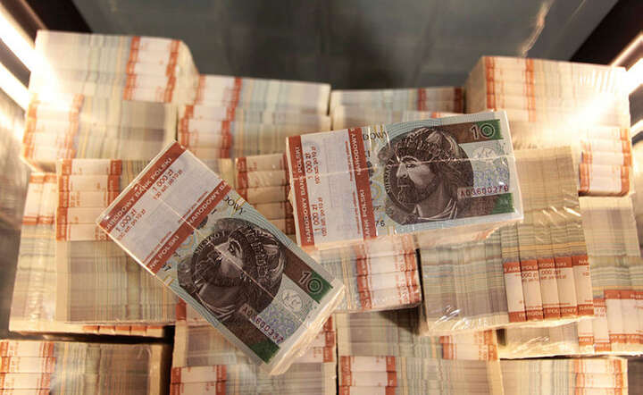 banknoty/złote / autor: Fratria