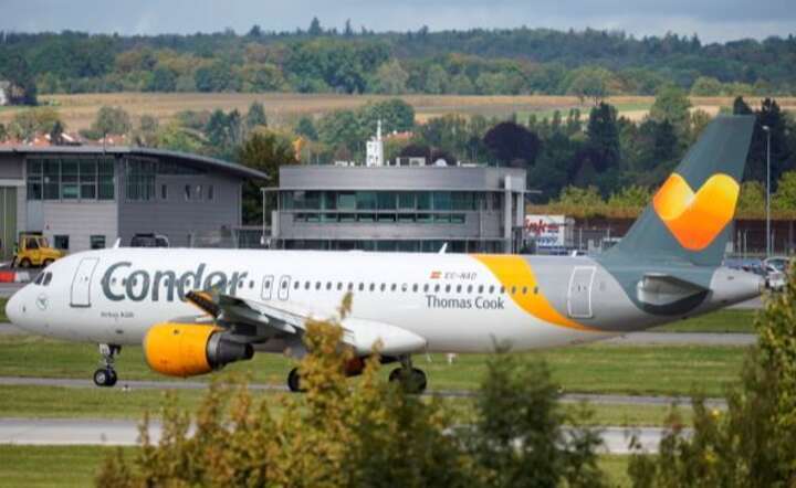 Samolot firmy Thomas Cook / autor: PAP/EPA/RONALD WITTEK