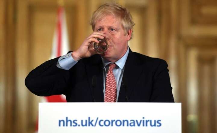 Premier Wielkiej Brytanii Boris Johnson przemawia podczas konferencji prasowej na 10 Downing Street w Londynie, w Wielkiej Brytanii, 12 marca 2020 r. J / autor: PAP/EPA/FACUNDO ARRIZABALAGA / POOL