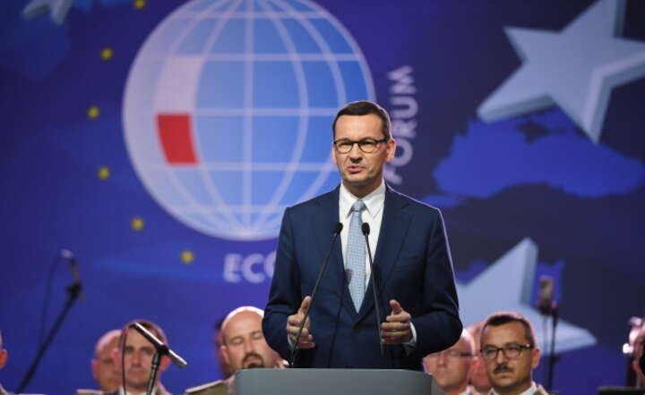 remier Mateusz Morawiecki odbiera nagrodę 'Człowieka Roku' podczas XXIX Forum Ekonomicznego / autor: PAP/Darek Delmanowicz