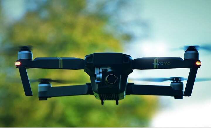 Dron / autor: Pixabay