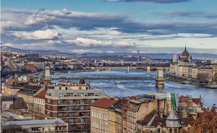 Na Węgrzech odnotowano w 2019 rekordową liczbę inwestycji / autor: Pixabay