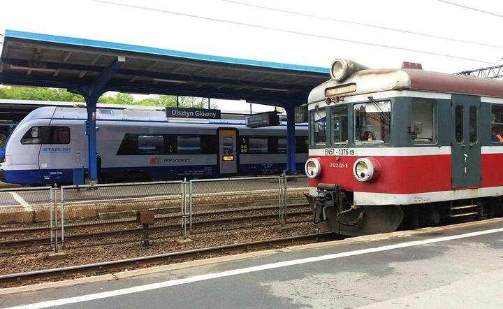 Pociągi / autor: Fratria