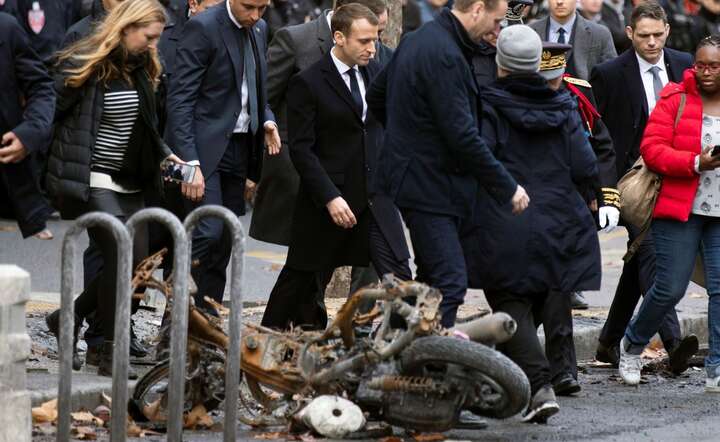 autor: PAP/EPA/ETIENNE LAUREN