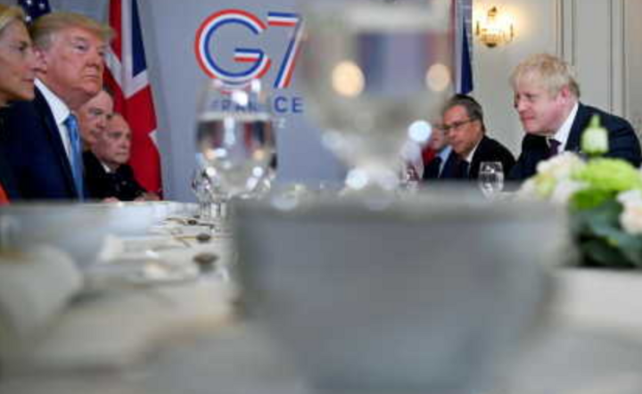 Donald Trump i Boris Johnson na G7 / autor: PAP/EPA/DYLAN MARTINEZ / POOL